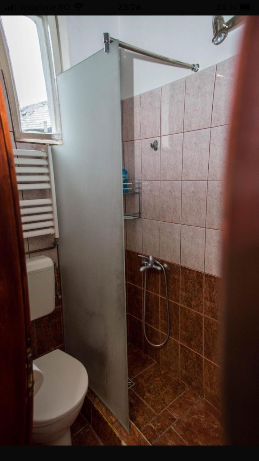 Zara Central Apartments Arad Buitenkant foto